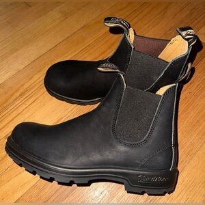 Blundstone Chelsea Boots Black Leather Women’s Size 7.5 Brand New